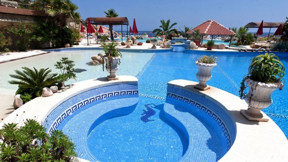 Port Salvi - Pool